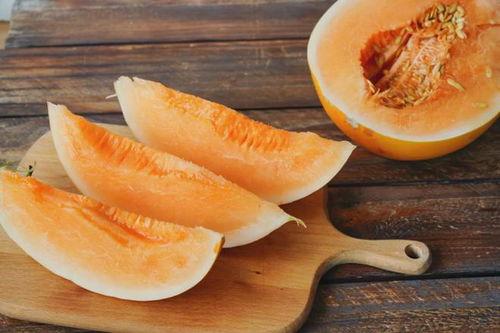 吃蜜瓜嘴角破了,蜜瓜的甜蜜代价