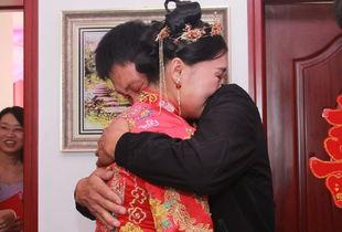 女子出嫁吃瓜,一场别开生面的婚嫁盛宴